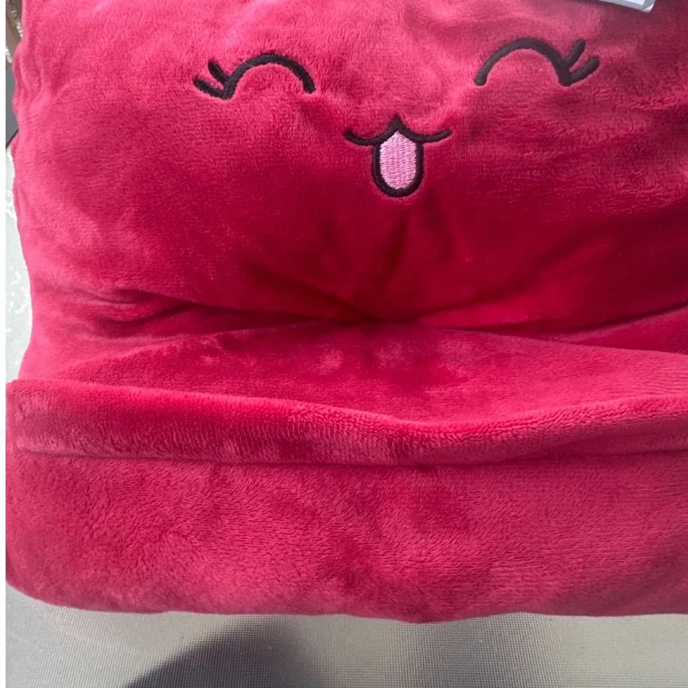 Room 2 Room plush reading